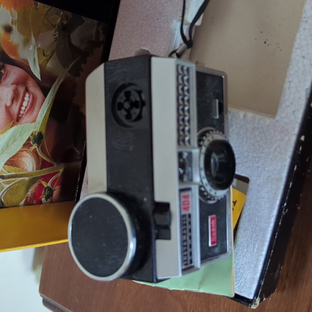 Kodak Instamatic 404 Color Outfit - Picture 2 of 5